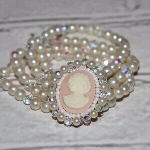 🌸✨ Elastic Cameo Bracelet · Pearls & Crystals · 6" Long